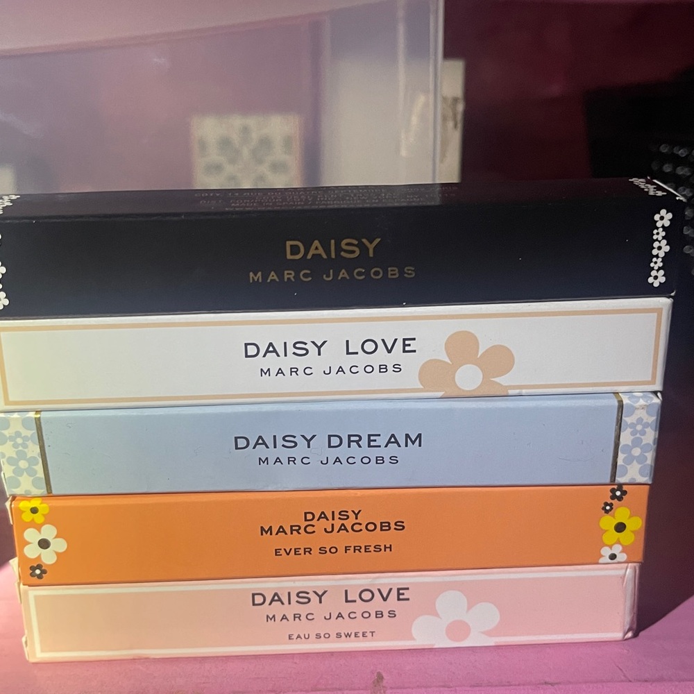 Daisy Marc Jacobs travel perfume bundle